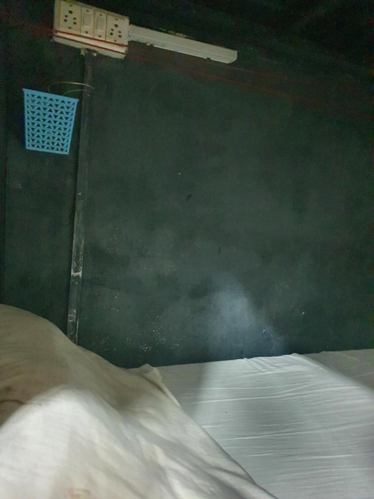 Bapuji Dormitory Hostel Mumbai Eksteriør bilde