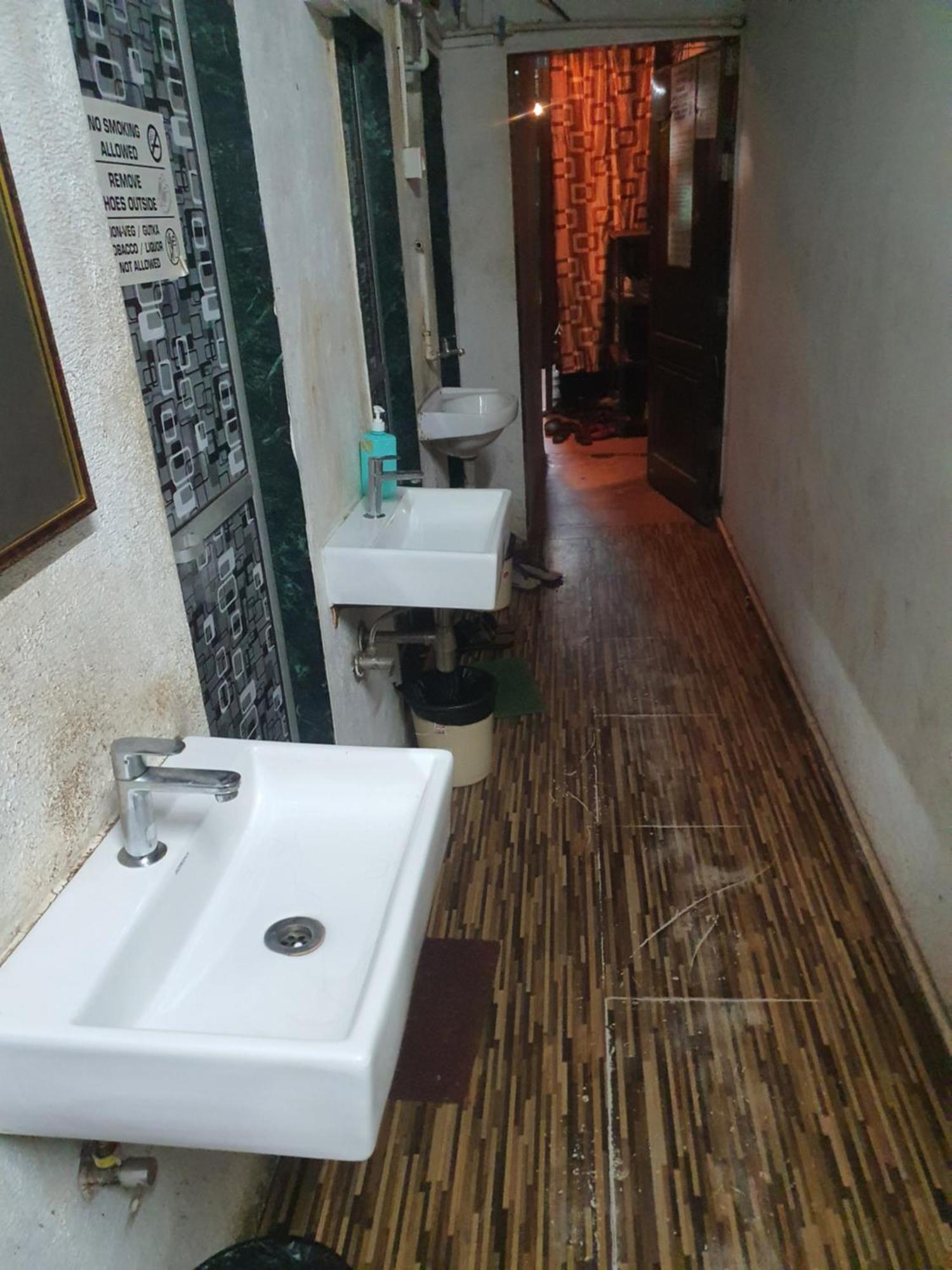 Bapuji Dormitory Hostel Mumbai Eksteriør bilde