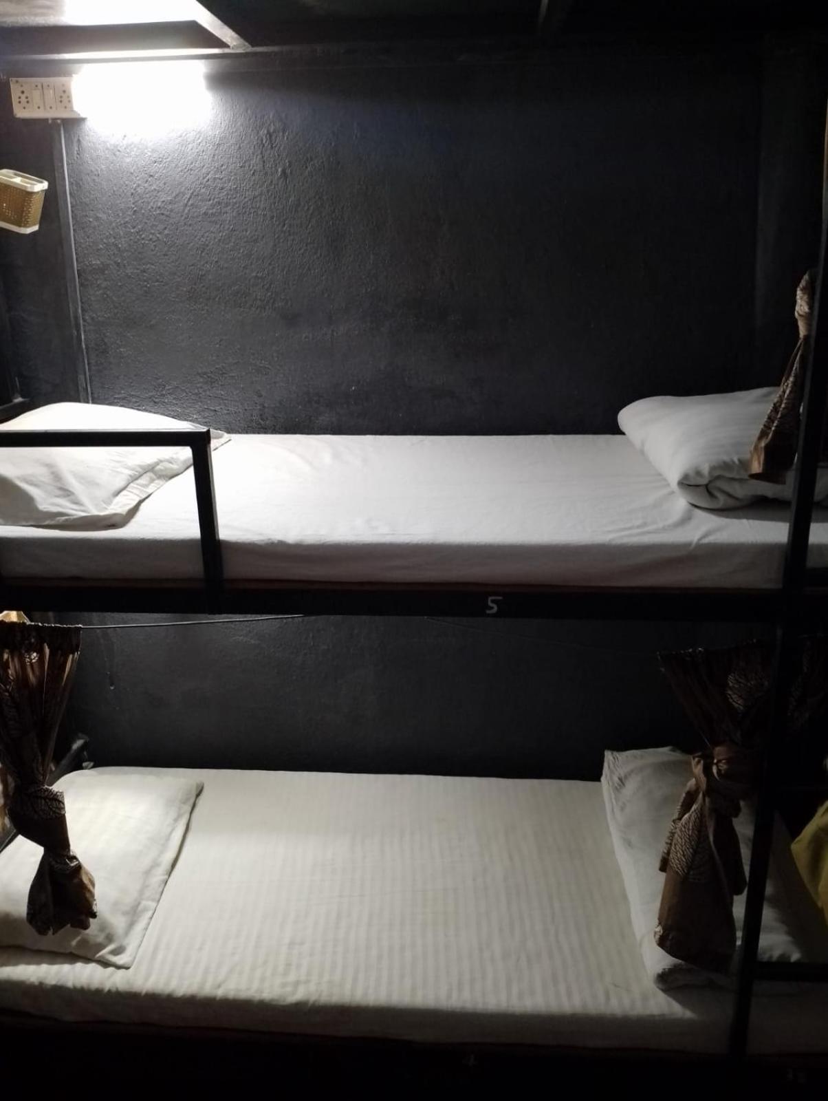 Bapuji Dormitory Hostel Mumbai Eksteriør bilde